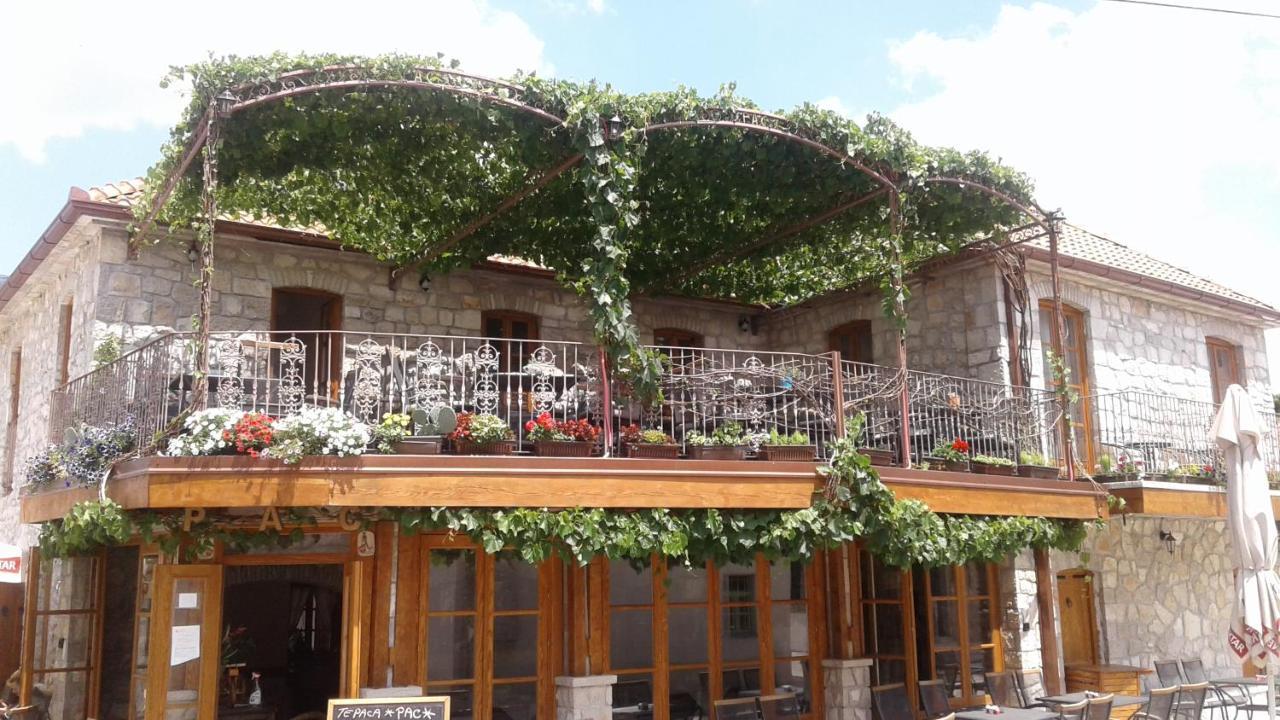Ras Trebinje Stari Grad Bed and Breakfast Buitenkant foto