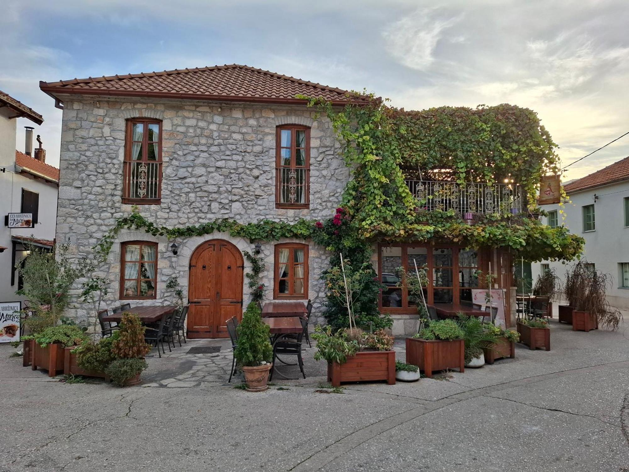 Ras Trebinje Stari Grad Bed and Breakfast Buitenkant foto